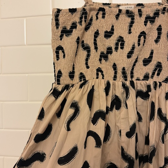 A new day maternity midi dress - Picture 3 of 4